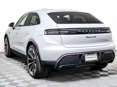 New 2026 Porsche Macan 4S Electric image 3