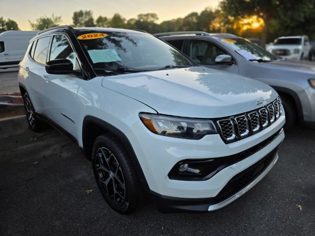 Used 2024 Jeep Compass Limited AWD/4WD image 1