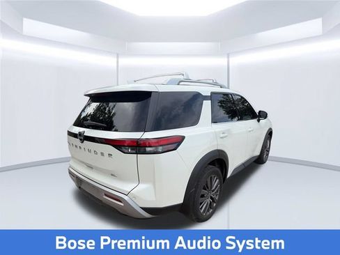 Used 2024 Nissan Pathfinder SL w/ SL Premium Package FWD image 6