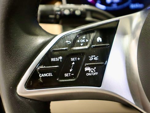 Used 2023 Mercedes-Benz GLC 300 4MATIC image 27