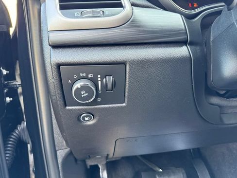 Used 2021 Jeep Grand Cherokee Altitude AWD/4WD image 23