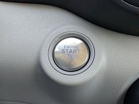 New 2025 Hyundai Venue SEL image 23