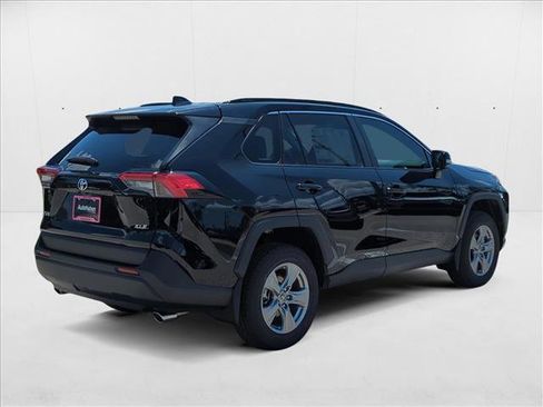 New 2025 Toyota RAV4 XLE image 5
