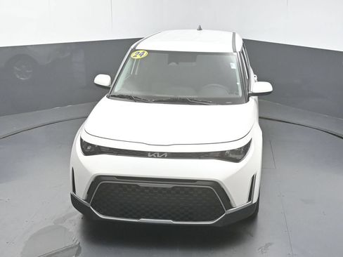 Used 2024 Kia Soul LX w/ Option Group 015 FWD image 43