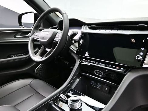 New 2026 Jeep Grand Cherokee L Limited AWD/4WD image 16