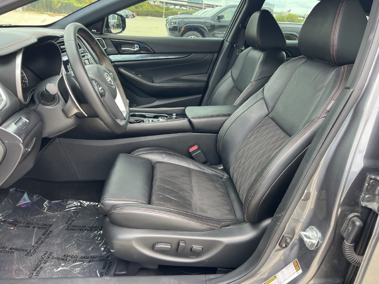 Used 2023 Nissan Maxima SR w/ Sport Mat Group FWD image 8
