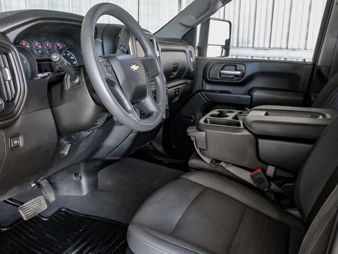 Used 2024 Chevrolet Silverado 2500 Custom w/ Custom Value Package AWD/4WD image 15