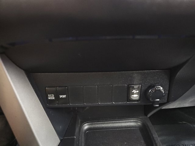 Used 2016 Toyota RAV4 XLE w/ Convenience Package AWD/4WD image 23