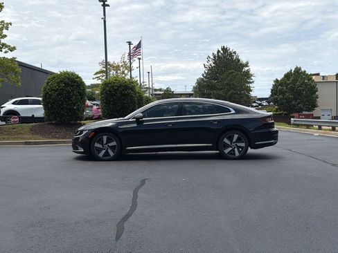 Used 2021 Volkswagen Arteon SE FWD image 12
