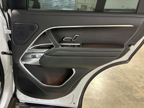 Used 2025 Land Rover Range Rover SE AWD/4WD image 30