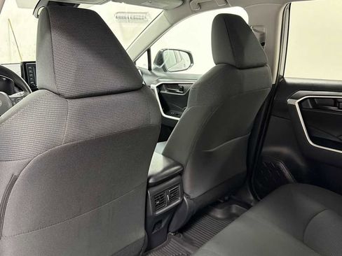 Certified 2022 Toyota RAV4 LE image 24