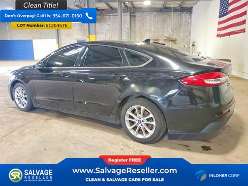 Used 2020 Ford Fusion SE FWD image 3