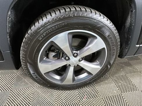 Used 2020 Jeep Cherokee Limited AWD/4WD image 10