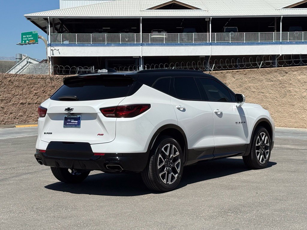 Used 2023 Chevrolet Blazer RS FWD image 4