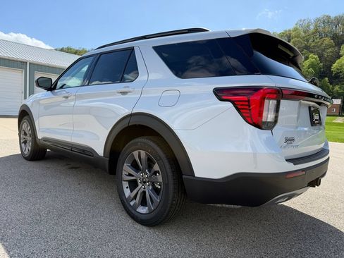 New 2026 Ford Explorer Active w/ Active Comfort Package AWD/4WD image 7