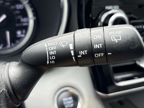 Used 2021 Toyota Highlander Limited AWD/4WD image 21