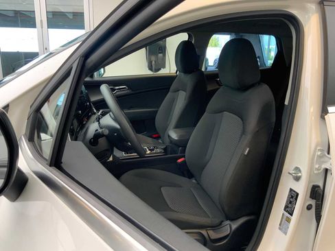 Used 2023 Kia Sportage EX FWD image 14