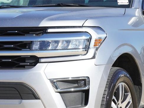 Used 2024 Ford Expedition Max Limited image 4