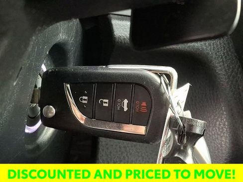 Used 2024 Toyota Camry SE image 16