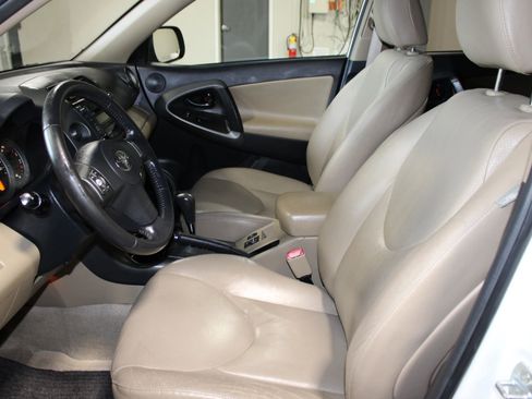 Used 2010 Toyota RAV4 Limited FWD image 24