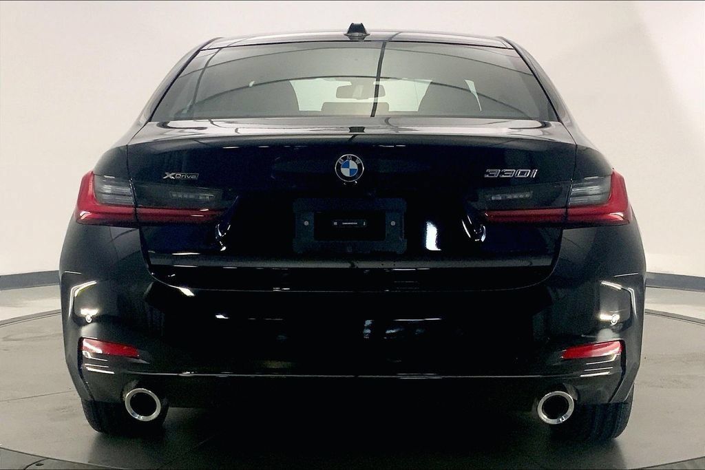 Certified 2025 BMW 330i xDrive Sedan w/ Premium Package AWD/4WD image 3