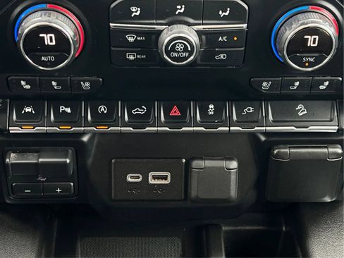 Used 2019 Chevrolet Silverado 1500 LTZ AWD/4WD image 48