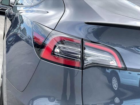 Used 2022 Tesla Model Y Performance AWD/4WD image 32