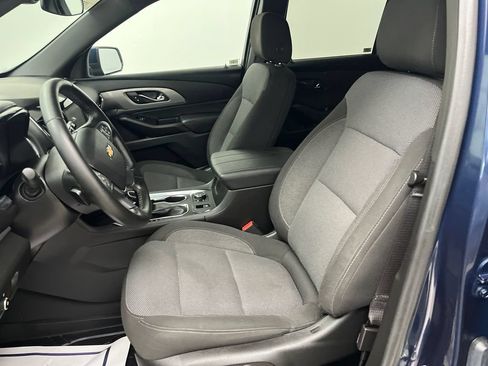 Used 2023 Chevrolet Traverse LT FWD image 12