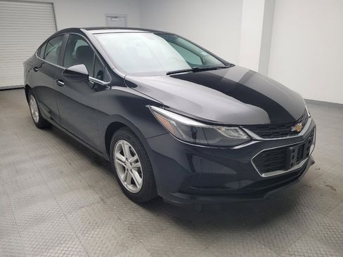 Used 2017 Chevrolet Cruze LT image 13