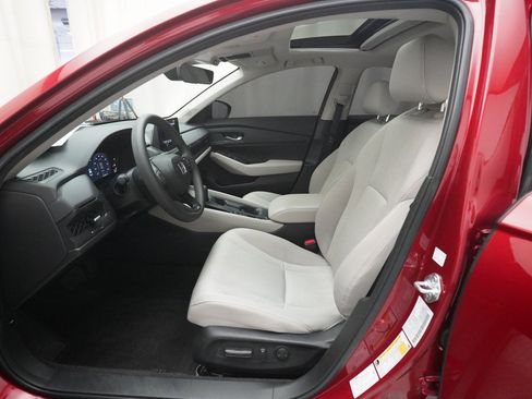 Used 2023 Honda Accord EX image 7