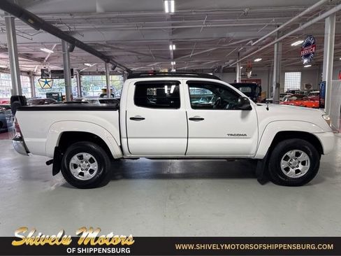 Used 2013 Toyota Tacoma 4x4 Double Cab w/ SR5 Pkg image 6