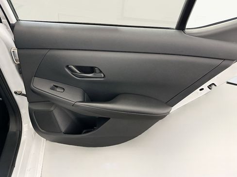 Used 2024 Nissan Sentra S image 30