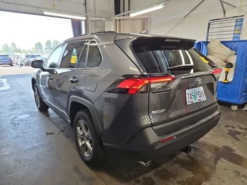 Used 2024 Toyota RAV4 XLE AWD/4WD image 2