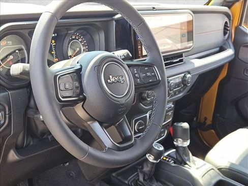 Used 2026 Jeep Wrangler Unlimited Rubicon AWD/4WD image 9