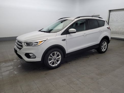 Used 2018 Ford Escape SE w/ SE Sync 3 Package image 2