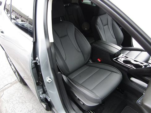 Used 2023 Buick Envision Essence AWD/4WD image 33
