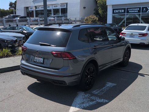 Used 2022 Volkswagen Tiguan SE R-Line FWD image 6