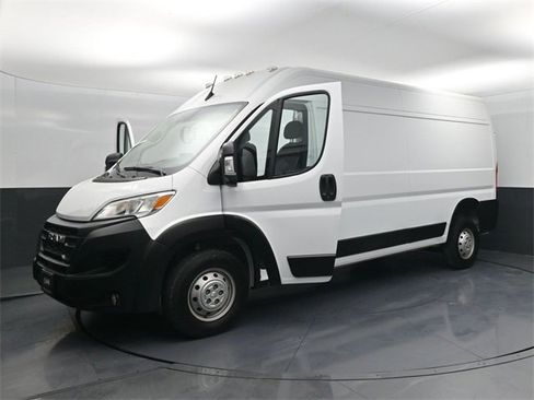 Used 2023 RAM ProMaster 2500 w/ Driver Convenience Group image 30