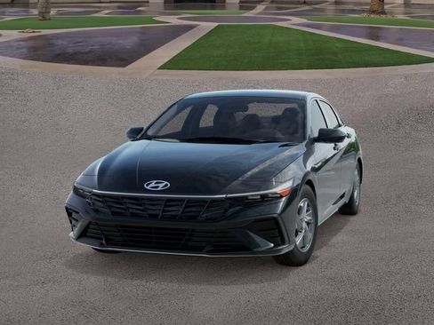 New 2026 Hyundai Elantra SE FWD image 6