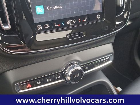 Certified 2025 Volvo XC40 B5 Plus image 17