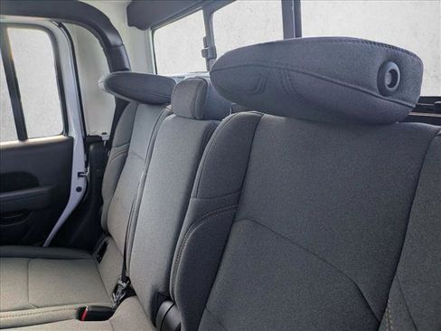 New 2026 Jeep Gladiator Sport image 13