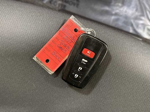 Certified 2021 Toyota Corolla LE image 30