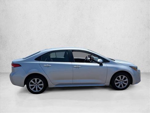 Used 2024 Toyota Corolla LE FWD image 4