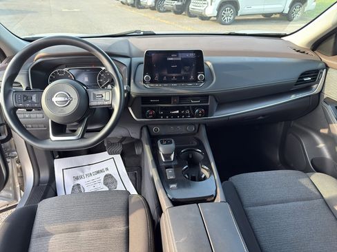 Used 2023 Nissan Rogue SV FWD image 13