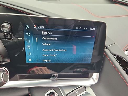 Used 2024 Chevrolet Corvette Stingray Convertible w/ Z51 Performance Package image 22