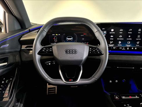 Used 2025 Audi SQ6 e-tron Prestige w/ 21" Black Optic Wheel Package AWD/4WD image 18