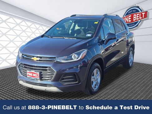 Certified 2019 Chevrolet Trax LT w/ Driver Confidence Package image 1