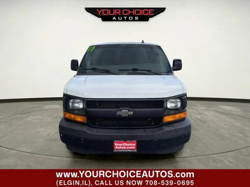 Used 2017 Chevrolet Express 2500 Extended RWD image 11