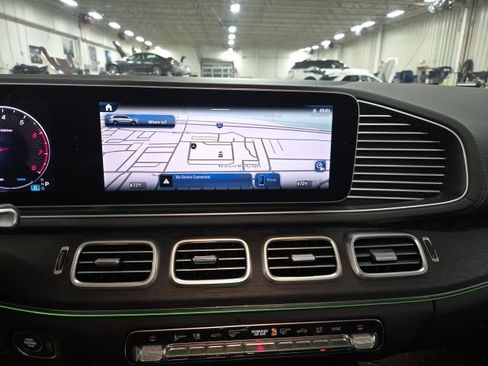 Used 2026 Mercedes-Benz GLS 450 4MATIC image 10