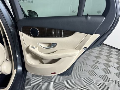 Used 2021 Mercedes-Benz GLC 300 image 18